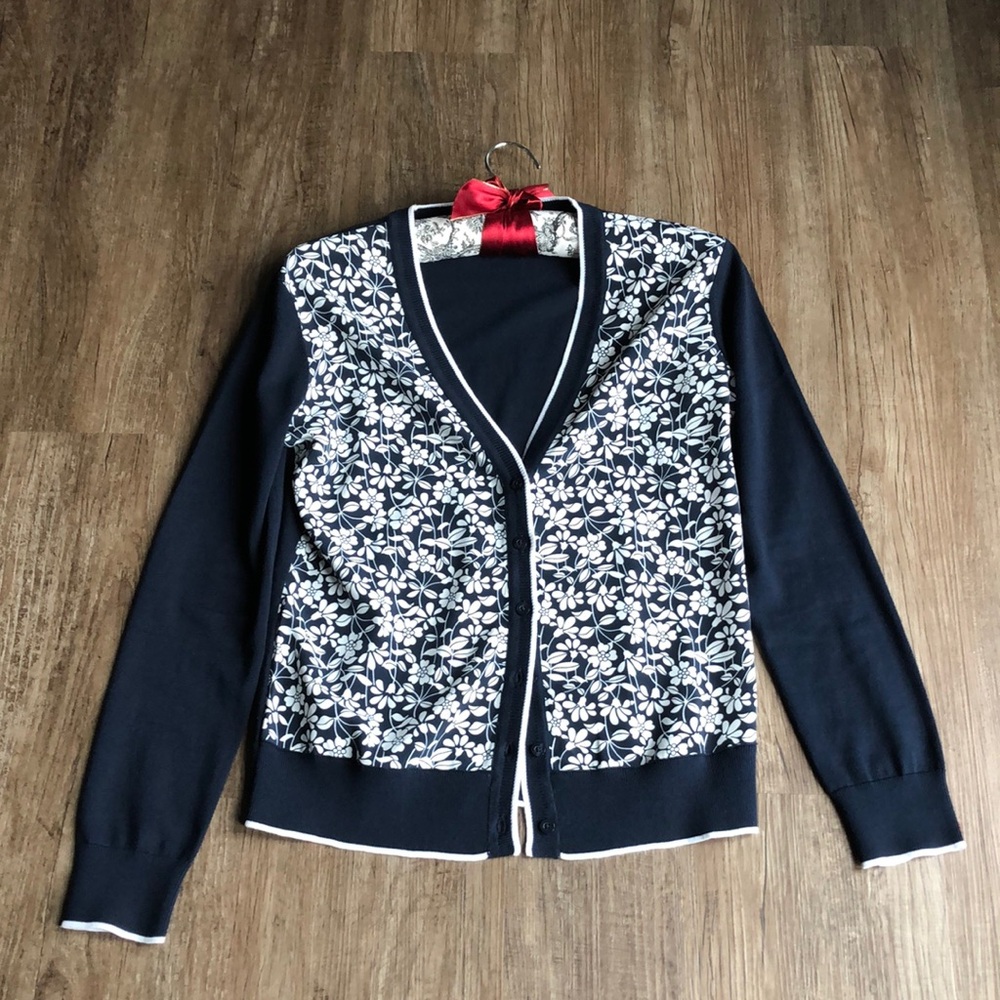 Brooks Brothers Navy and White Floral V‑Neck Cardigan